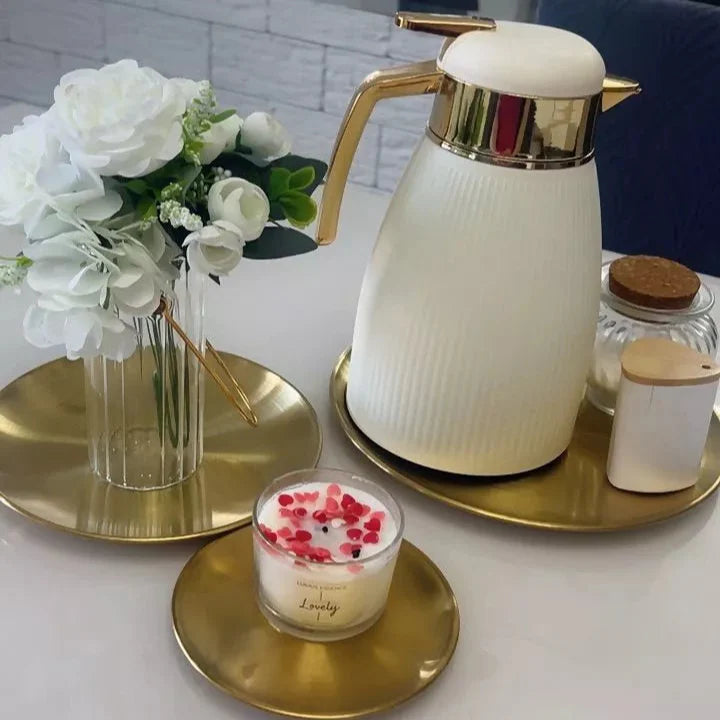 Kit 3 Bandejas Douradas Decorativas – Organização Elegante para Sua Casa