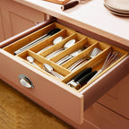 Porta Talheres de Bambu Extensível – Organizador Ajustável para Gavetas